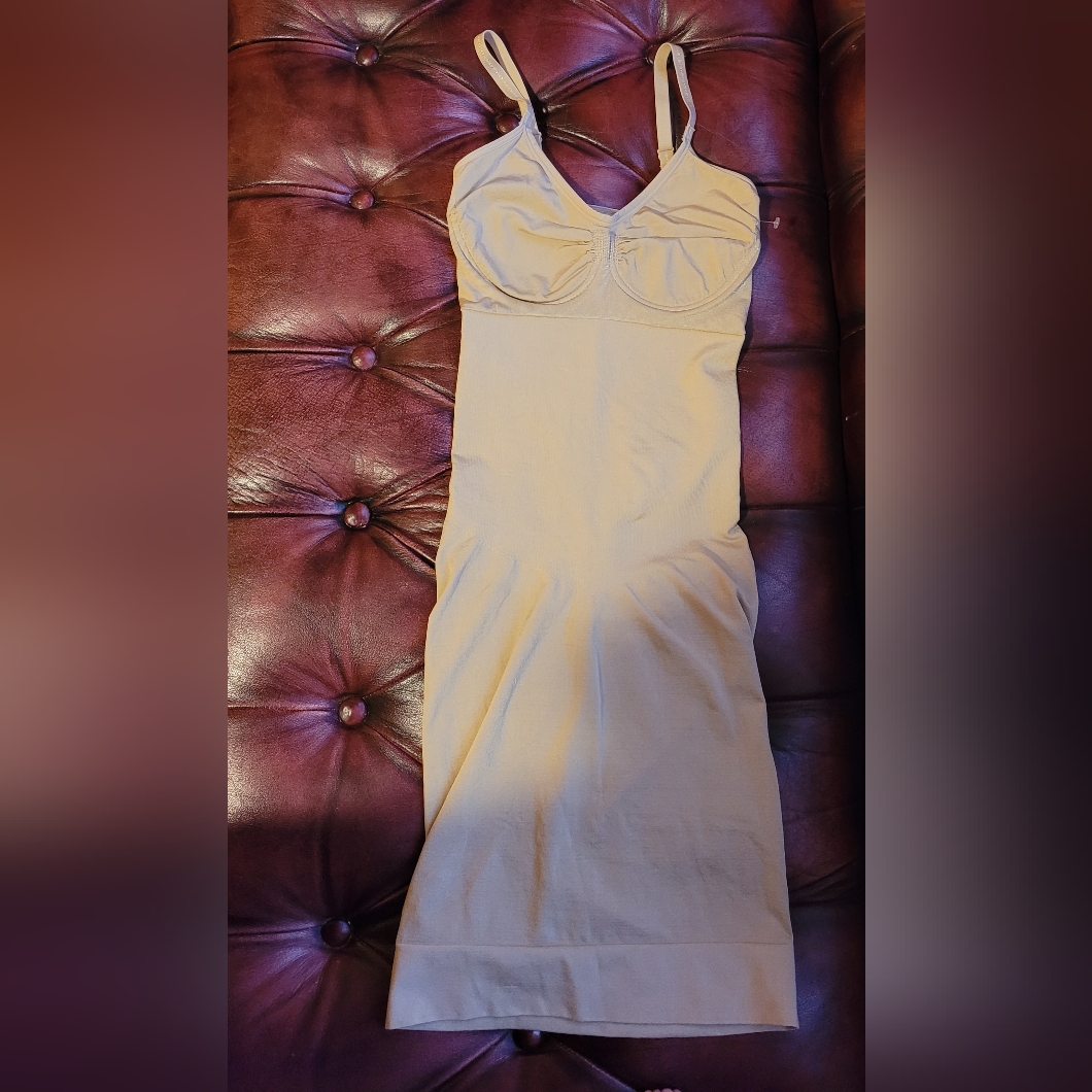 Spanx Body Shaper Non Divided Legs For A Dress